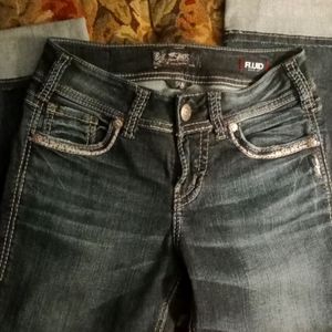 Silver 26/23 suki mid capri, dark wash